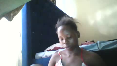 Snapshot of slim_petite_ebony chatting on 05/13/26, 05:05 slim_petite_ebony online show from 05/13/26, 05:05