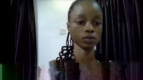 Snapshot of slim_petitqueen chatting on 12/05/25, 09:18 Alice online show from 12/05/25, 09:18