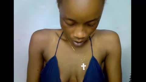 Snapshot of slim_petitqueen chatting on 12/20/25, 08:05 Alice online show from 12/20/25, 08:05