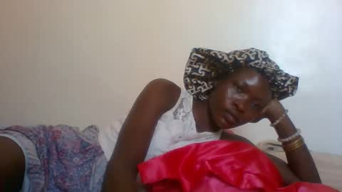 Snapshot of slimdiva chatting on 10/17/25, 10:51 slimdiva online show from 10/17/25, 10:51