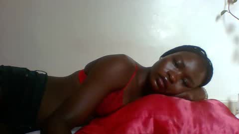 Snapshot of slimdiva chatting on 11/09/25, 05:06 slimdiva online show from 11/09/25, 05:06