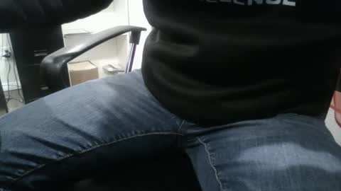 Snapshot of slimjimorange9 chatting on 11/19/25, 10:10 slimjimorange9 online show from 11/19/25, 10:10