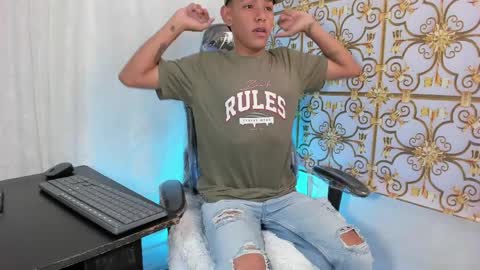 SlimLatino  online show from 04/04/26, 12:24