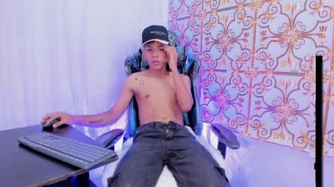 SlimLatino  online show from 04/06/26, 12:50