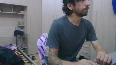 Snapshot of slimteaser089 chatting on 12/01/25, 06:13 SlimTeaser089 online show from 12/01/25, 06:13