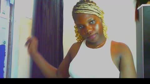 Snapshot of slimthick_tinah chatting on 10/24/25, 07:21 TINA online show from 10/24/25, 07:21