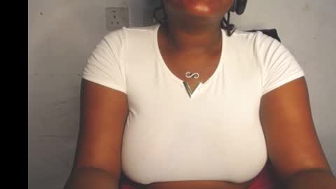 Snapshot of slimy_cunt chatting on 11/12/25, 10:20 Jemila online show from 11/12/25, 10:20