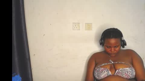 Snapshot of slimy_cunt chatting on 11/25/25, 09:15 Jemila online show from 11/25/25, 09:15