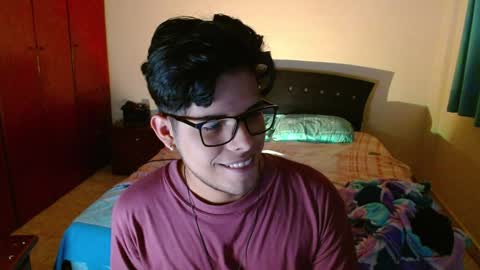 Snapshot of slogan_30 chatting on 12/27/24, 11:53 Logan online show from 12/27/24, 11:53