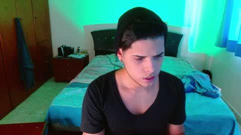 Snapshot of slogan_30 chatting on 01/13/25, 03:58 Logan online show from 01/13/25, 03:58