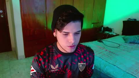 Snapshot of slogan_30 chatting on 01/21/25, 07:17 Logan online show from 01/21/25, 07:17