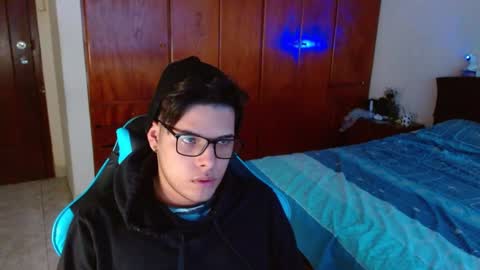 Snapshot of slogan_30 chatting on 02/04/25, 07:00 Logan online show from 02/04/25, 07:00