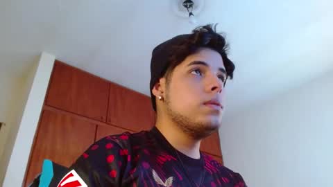 Snapshot of slogan_30 chatting on 02/14/25, 08:59 Logan online show from 02/14/25, 08:59