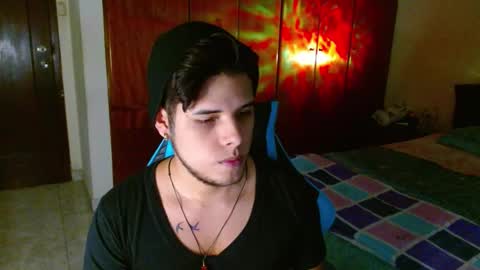 Snapshot of slogan_30 chatting on 02/27/25, 01:27 Logan online show from 02/27/25, 01:27