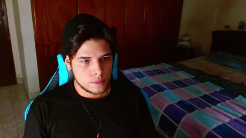 Snapshot of slogan_30 chatting on 02/28/25, 10:50 Logan online show from 02/28/25, 10:50