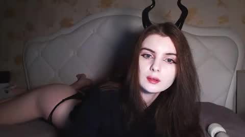 Snapshot of sloomonata chatting on 11/19/25, 12:10 sloomonata online show from 11/19/25, 12:10