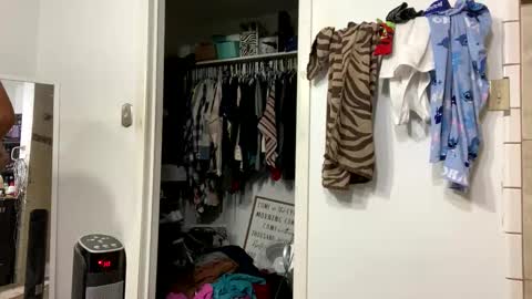 Snapshot of slum1989 chatting on 01/14/25, 01:36 slum1989 online show from 01/14/25, 01:36