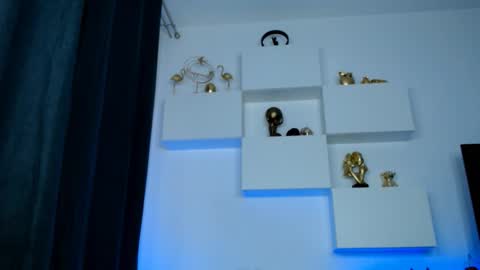 Ariana online show from 12/17/25, 07:36