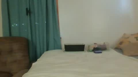 Snapshot of sluttamer72 chatting on 06/21/26, 03:14 Jade and Thomas online show from 06/21/26, 03:14