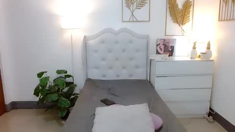 slutty_aurora online show from 02/17/25, 04:48