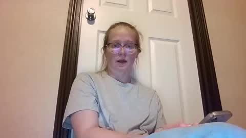 Snapshot of slutty_redhead3 chatting on 10/19/25, 12:11 Slutty redhead3 online show from 10/19/25, 12:11