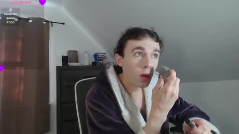 Natsu online show from 11/19/25, 07:03