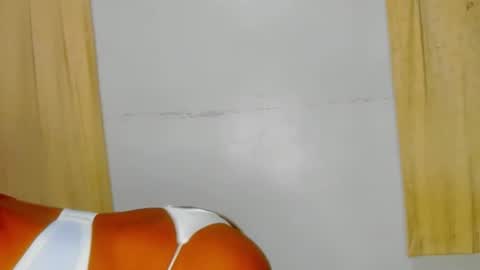 Snapshot of sluttysam_ chatting on 09/21/25, 11:23 Sexyslutt online show from 09/21/25, 11:23