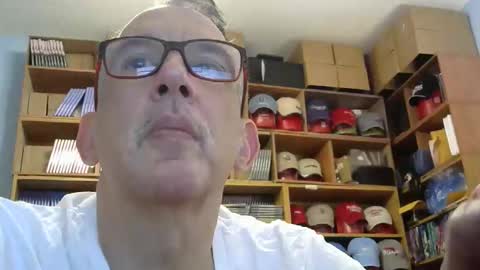 Snapshot of sluttyslave81 chatting on 11/16/25, 03:28 sluttyslave81 online show from 11/16/25, 03:28