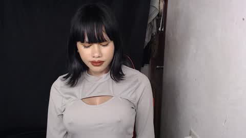 Snapshot of sluttysweet_jennifer chatting on 12/14/25, 01:05 Jennifer online show from 12/14/25, 01:05