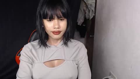 Snapshot of sluttysweet_jennifer chatting on 12/19/25, 08:21 Jennifer online show from 12/19/25, 08:21