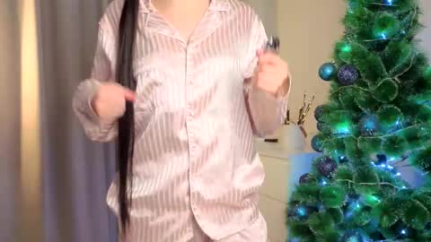 Lily online show from 01/06/26, 01:04