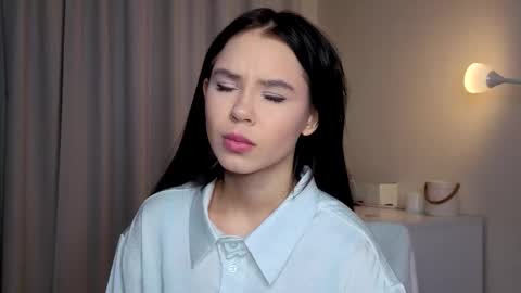 Lily online show from 02/05/26, 01:27