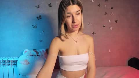 Melani online show from 02/22/25, 09:37