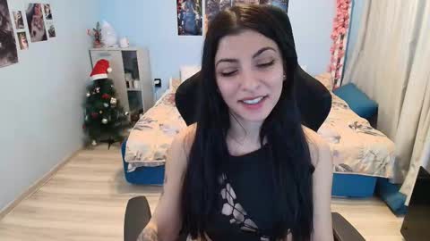 small_horny_girl online show from 12/17/25, 07:36