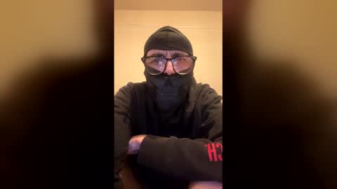 Snapshot of smallcock1406 chatting on 03/03/26, 12:50 smallcock1406 online show from 03/03/26, 12:50