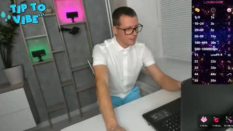 Alex online show from 12/04/25, 06:16