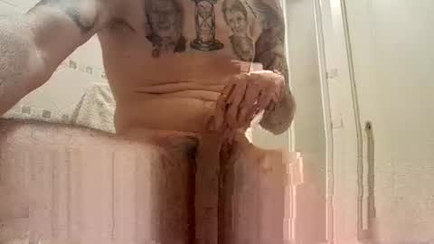 Snapshot of smallone8825 chatting on 12/14/24, 10:02 smallone8825 online show from 12/14/24, 10:02