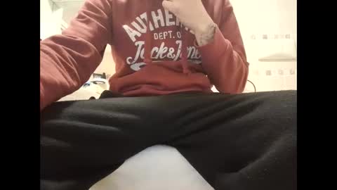 Snapshot of smallone8825 chatting on 12/27/24, 09:39 smallone8825 online show from 12/27/24, 09:39