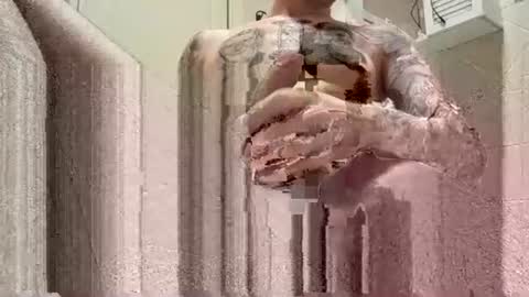 Snapshot of smallone8825 chatting on 01/11/25, 06:23 smallone8825 online show from 01/11/25, 06:23