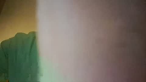 Snapshot of smallone8825 chatting on 09/20/25, 05:41 smallone8825 online show from 09/20/25, 05:41