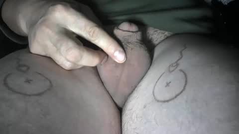 Snapshot of smallpenismwm chatting on 11/11/25, 02:06 pussyfree4eva online show from 11/11/25, 02:06