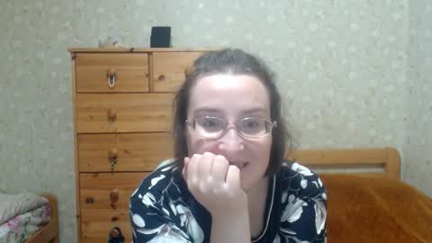 Snapshot of smart_rose chatting on 10/05/25, 02:37 smart_rose online show from 10/05/25, 02:37