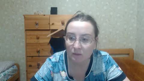 Snapshot of smart_rose chatting on 11/25/25, 06:30 smart_rose online show from 11/25/25, 06:30