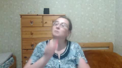 Snapshot of smart_rose chatting on 12/14/25, 04:56 smart_rose online show from 12/14/25, 04:56