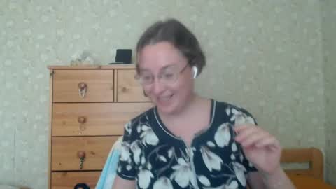smart_rose online show from 05/18/26, 02:34