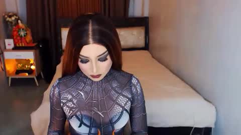 smasherqueen online show from 10/30/25, 10:38