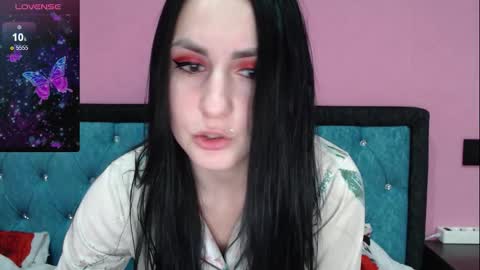 Snapshot of smile_cute_fox chatting on 12/14/25, 10:53 smile_cute_fox online show from 12/14/25, 10:53