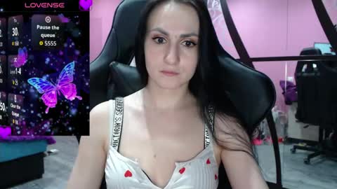 smile_cute_fox online show from 04/09/26, 12:43