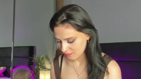 Bella online show from 11/14/25, 09:52