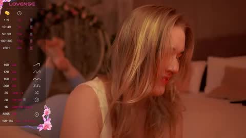 Mia online show from 09/10/25, 07:08